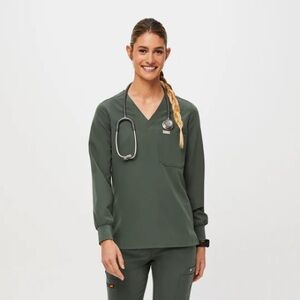 Moss Longsleeve Catarina™ - One-Pocket Scrub Top- Size Medium- Lightly Worn